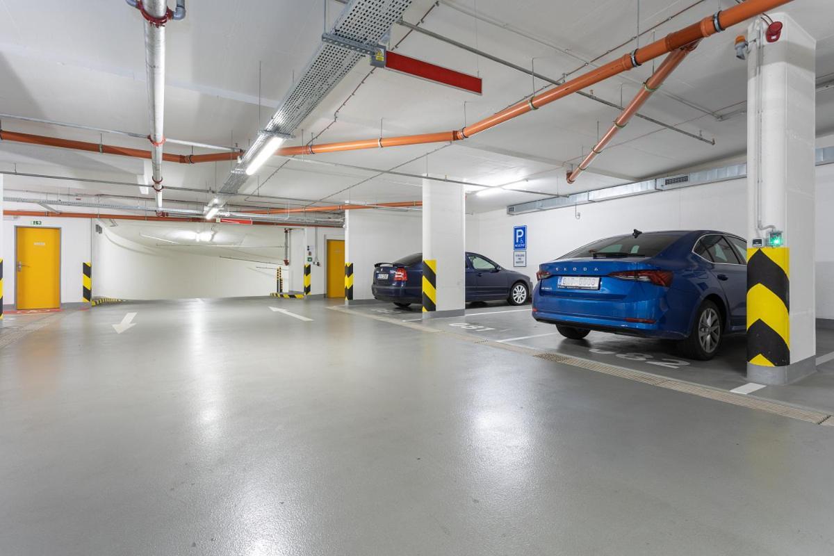 Yellow Apartment With Parking ปราก ภายนอก รูปภาพ